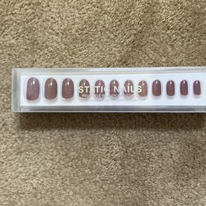 Static Nails Reusable Pop-On Manicure